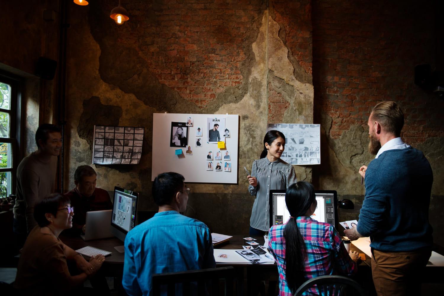 The Art of Product Presentation: Captivating Your Digital Audience.